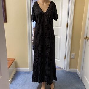 🎊🥳Host Pick🍾‼️Sheer Polkadot maternity dress size 12